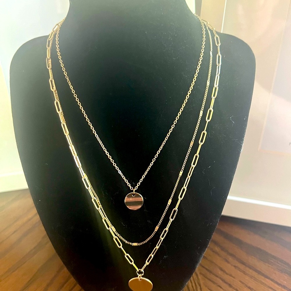 Gold Layered Necklace Set with Elegant Pendants